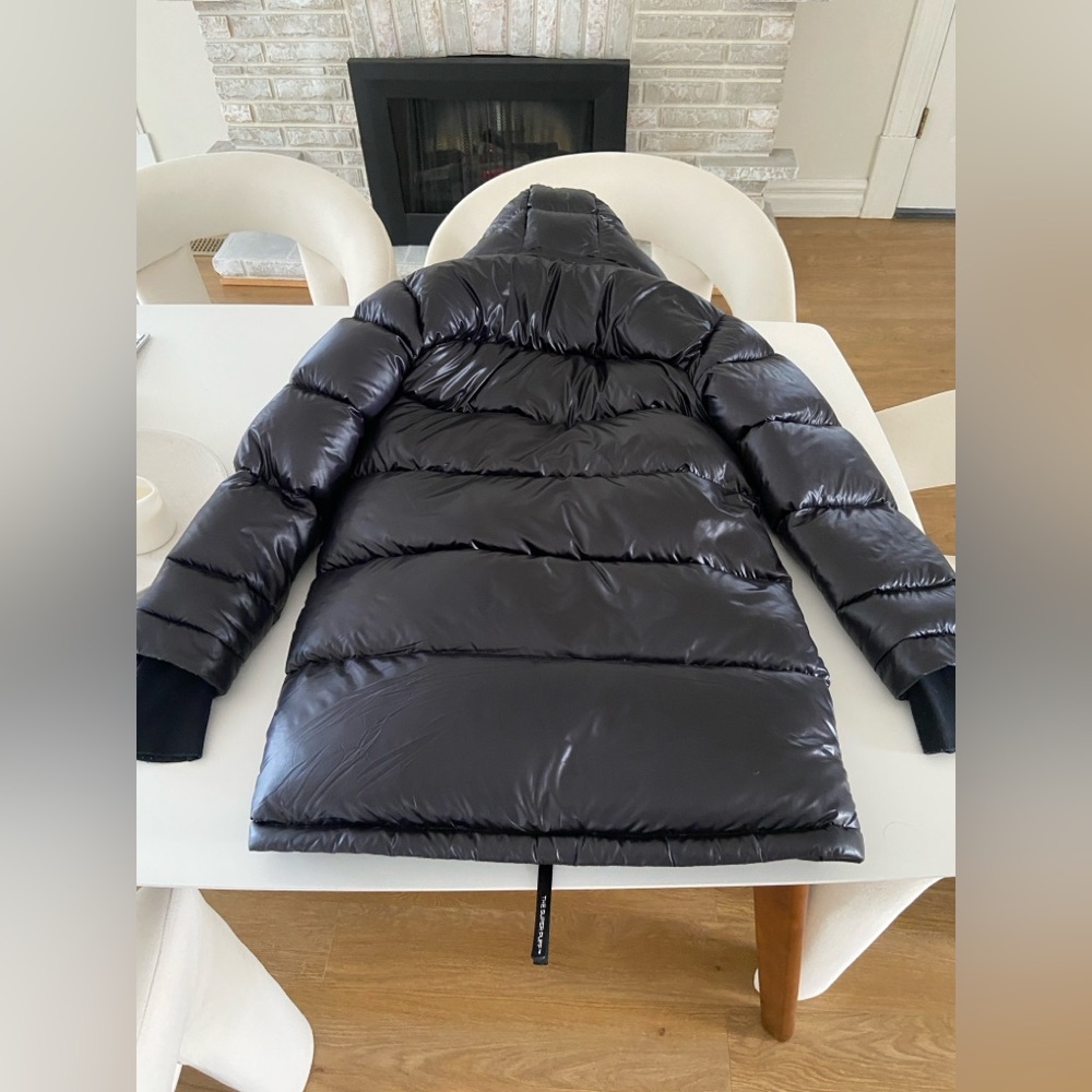 Aritzia super puff black size XS